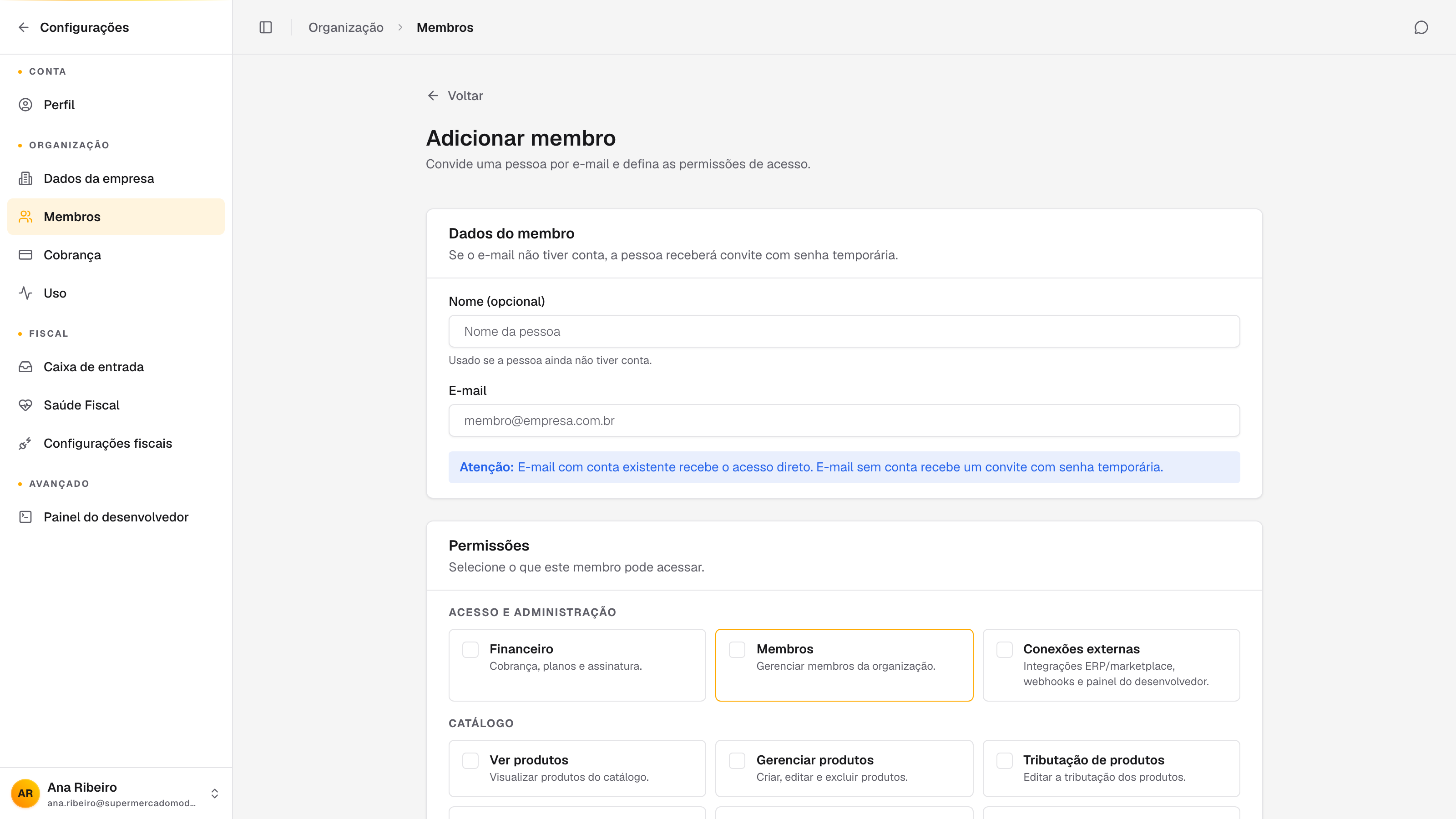 tela de adicionar membro com os grupos de permissões