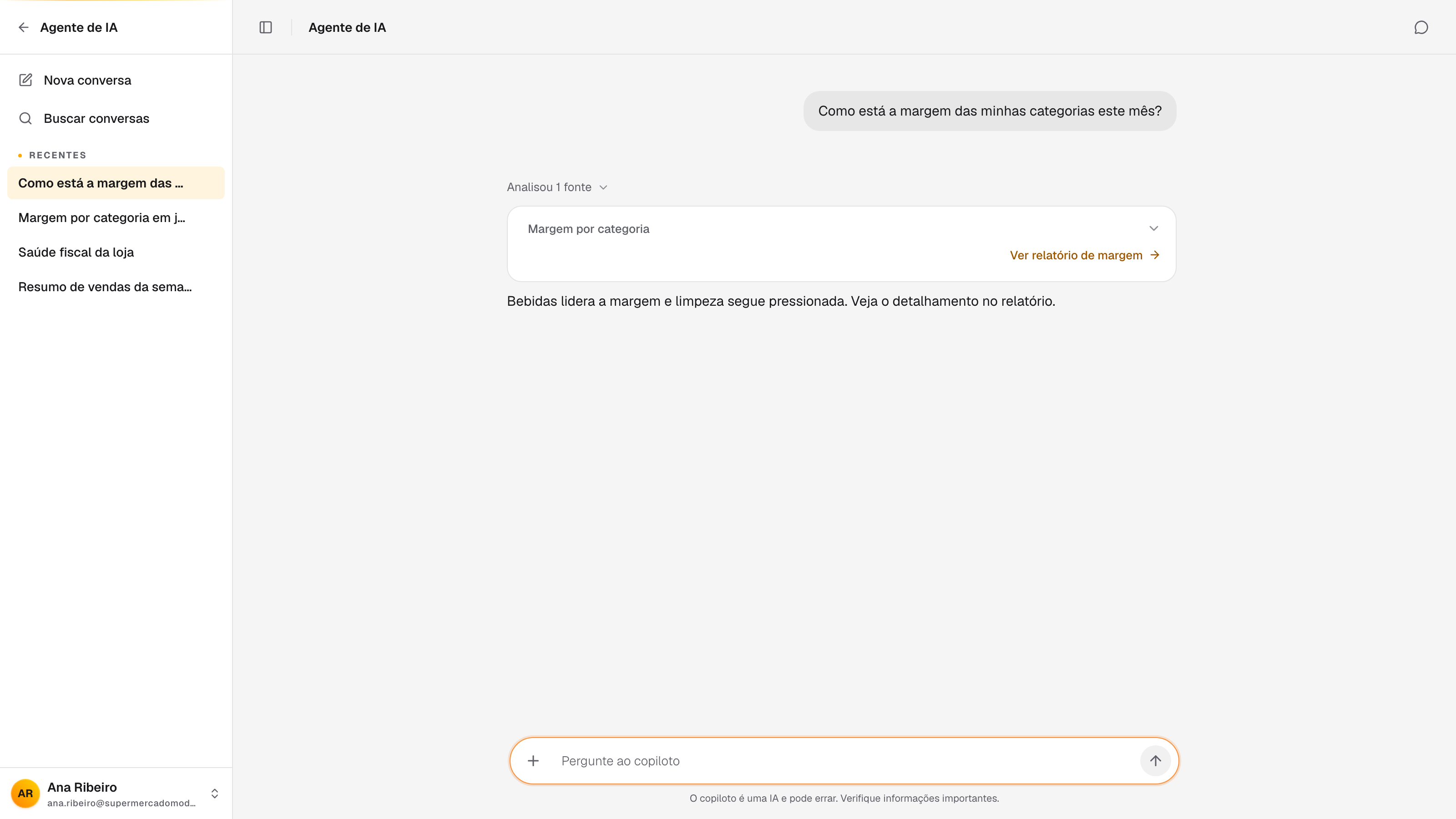 conversa com uma pergunta enviada e a resposta do copiloto
